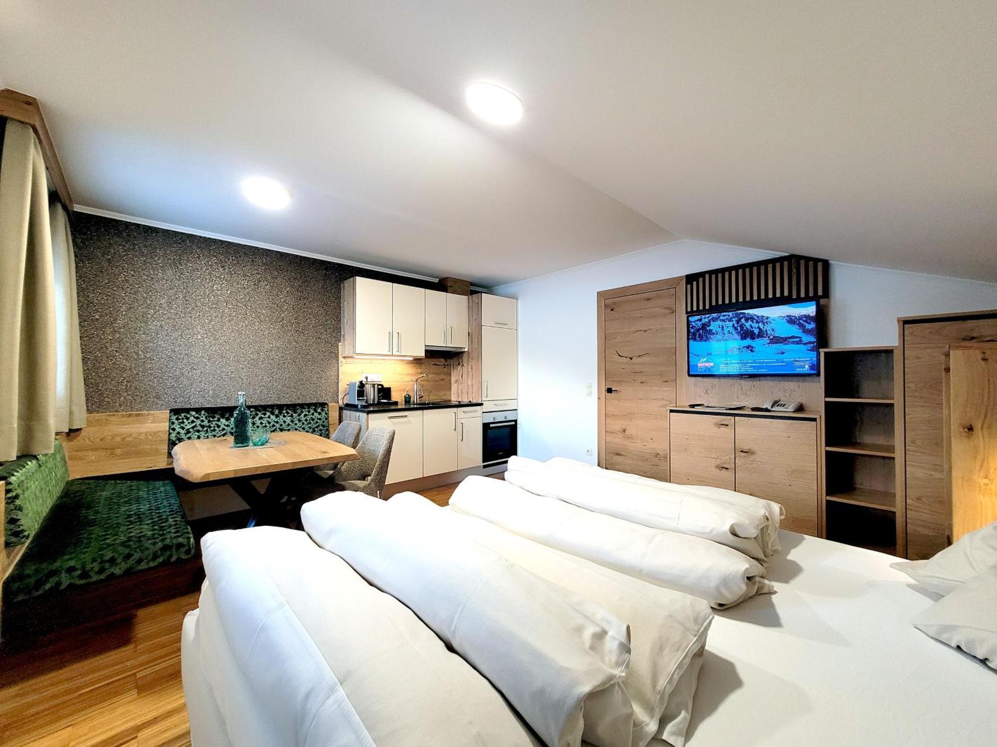 Aparthotel Bernhof اوبرتاورن الغرفة الصورة